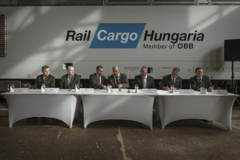 vasúti egyeskocsi-teherfuvarozás állami támogatására vonatkozó keretszerződések aláírása