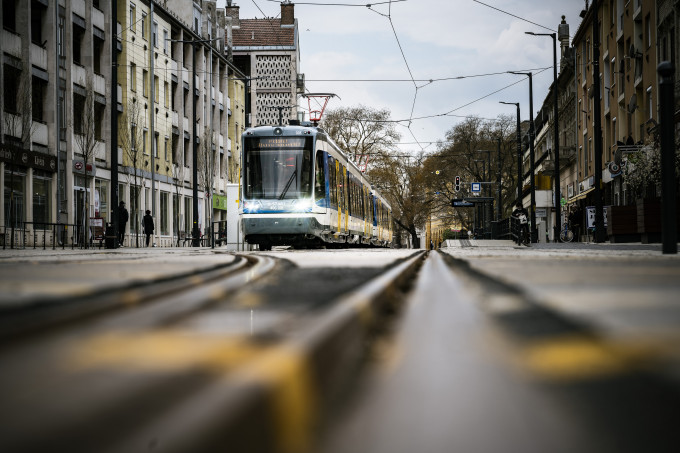 Tram-train a hódmezővásárhelyi Kossuth téren